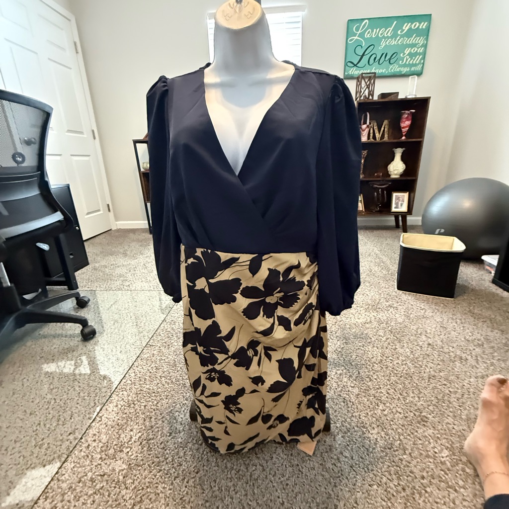 Elegant Navy And Beige Floral Skirt 1